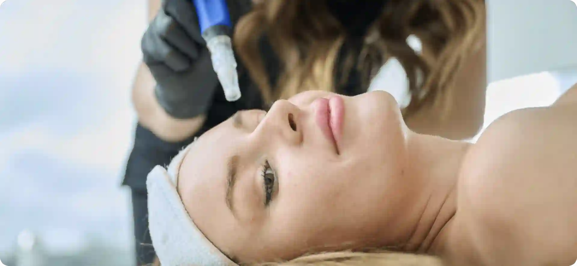 How Do Microneedles Trigger New Collagen and Elastin in Loose Skin Dunstable?